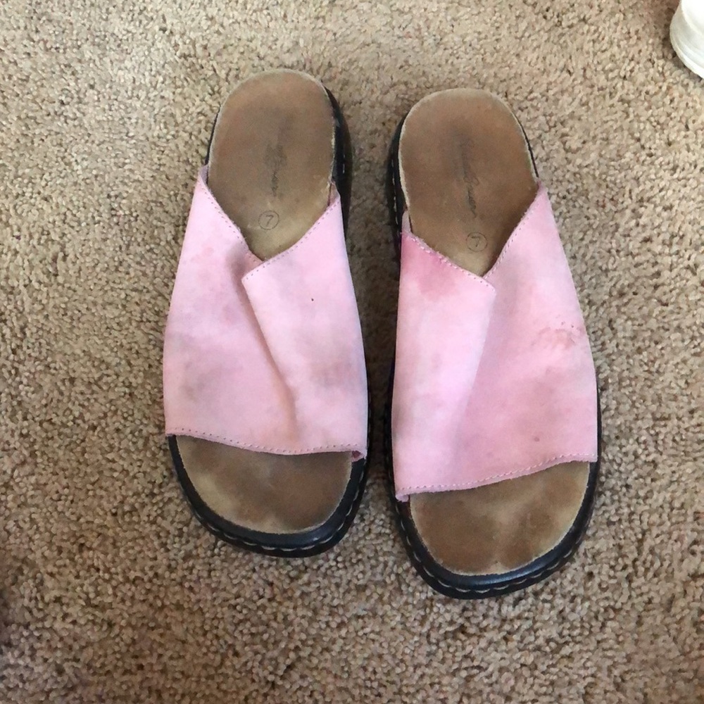 Light pink Eddie Bauer slip on sandals